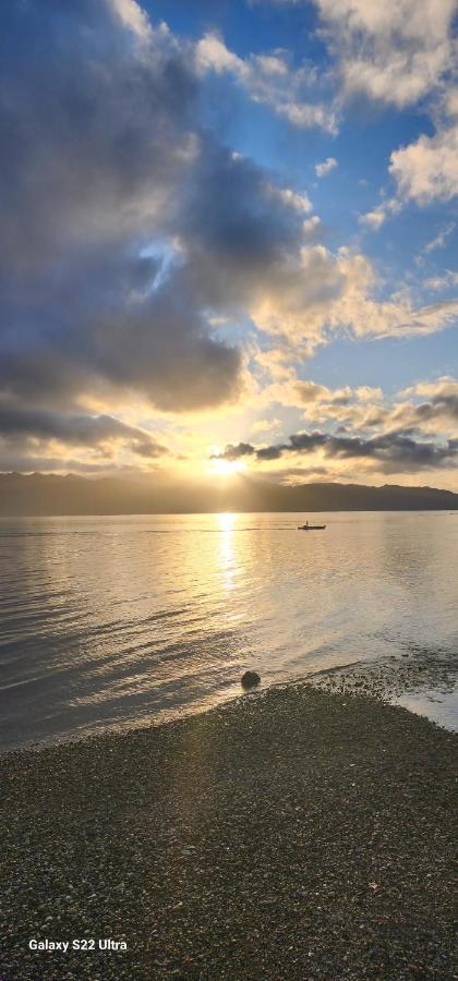 Chue&Larry'S Beachside Homestay Libagon Bagian luar foto