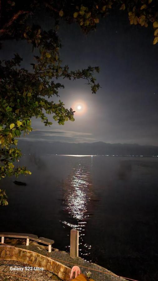 Chue&Larry'S Beachside Homestay Libagon Bagian luar foto