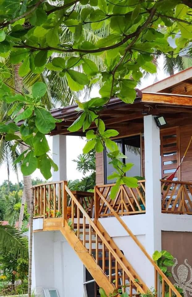 Chue&Larry'S Beachside Homestay Libagon Bagian luar foto